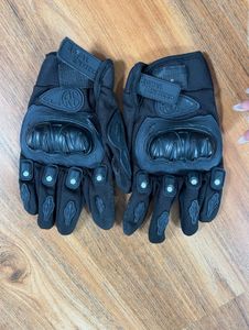 Riding Gloves 🧤 ( Great Condition)