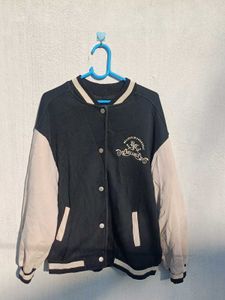 Black &amp; Cream Varsity Jacket (L-25 b-23)