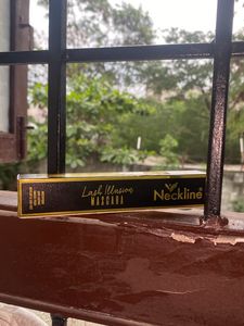 Its an Mascara Of Neckline