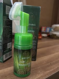 Aloe vera foaming facewashe
