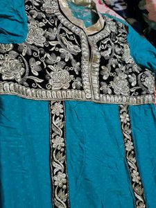 zari work pretty Kurti
