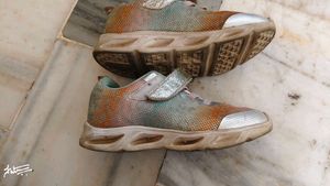 Light Shoes