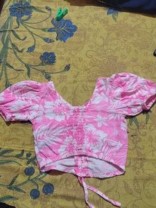 Floral Crop Top With Denim Shorts Free🥰
