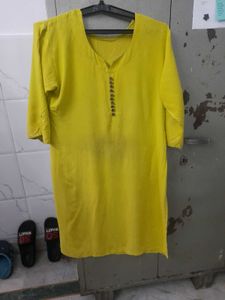 4 Used Kurtis