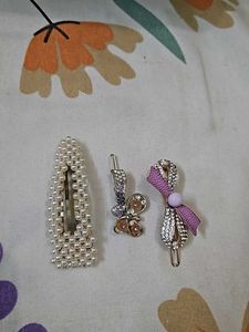 3 Hair Clips ❤️