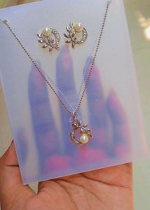 Pendent Set