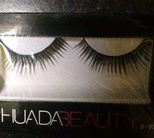 Price Drop Combo Of Huda Beauty NC25 Makeup Kit
