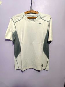 Nike Pro T-Shirt Size M