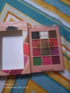 Dr. Huda Eye Shadow Pallette