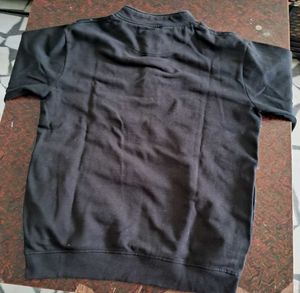 90% Off 💥 Red And Black Sweatshirts