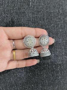 Earrings/jhumka