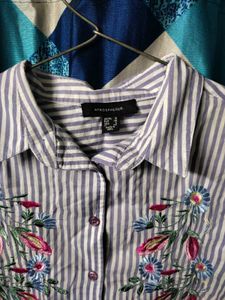 🎀 Atmosphere Embroidered Striped Shirt