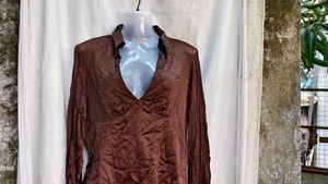 182610. Brown V-Neck Top