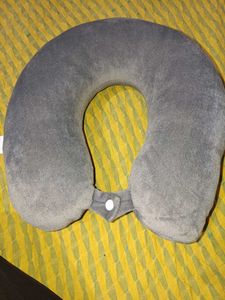 Philips Series 1000 Trimmer with neck pillow