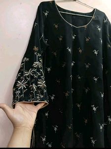 Pakistani Suit ( Kurti + Dupatta )