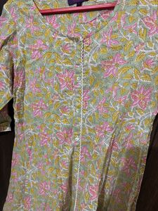 Srishti Women Kurta In Size S