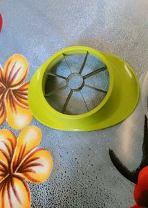 Apple cutter