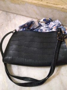 Black Hanging Bag