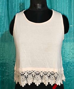 🎁Buy 2 Get 1 Free🎁Size S/M Lace white crop top