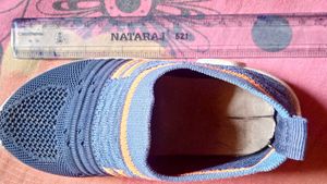 Slip Resistant/Flexible shoes with EVA Soles