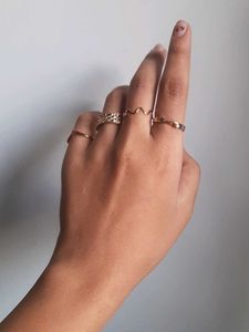 ANTI TARNISH ELEGANT SET OF 4 RINGS