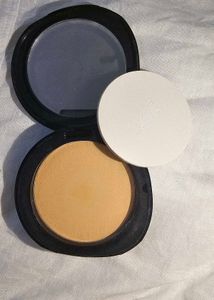 Lakme Ultimate Gel Compact