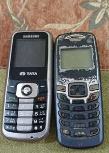 2 old keypad phone