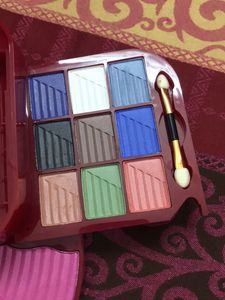 ❗️❗️Clearance Makeup Kit❗️❗️
