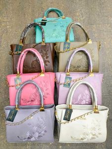 Elegant Floral Handbag