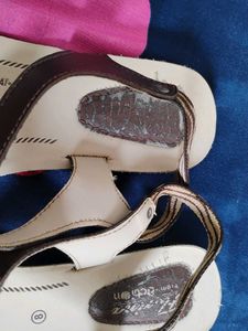 ACTION FLOTTERS FOR WOMEN SIZE 8