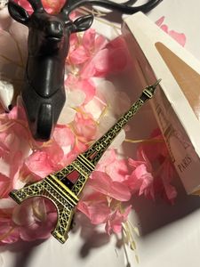 2 Dearhead Hangers &amp; Eiffel Tower, birds Nest Deco