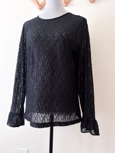 LACE TOP
