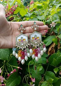Butiful Multi Colour Earrings. Very Light Weight