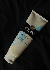 Olay Natural Aura Face Wash