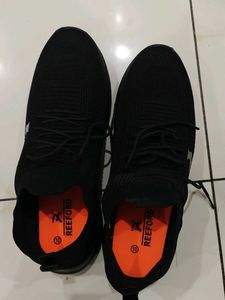 school shoe  | Black Running Shoes - Comf