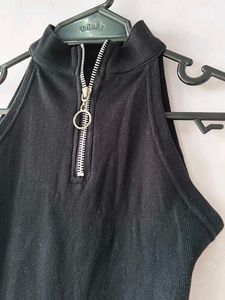 Black Zip-Up Crop Top