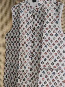 Floral Sleeveless Bandi