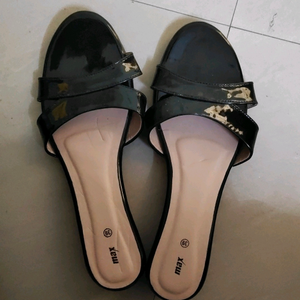 black flat