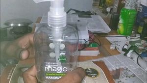 Magic Powder-to-Liquid Handwash (Only Bottle )