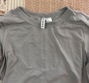 H&amp;M Light Grey Fitted Top