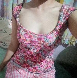 Cute Floral Print Cap Sleeve Top( BERSHKA)XS