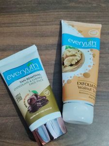Everyuth Naturals Face Pack & scrub