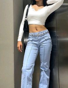Aesthetic White Crop Top With Full Sleeves .