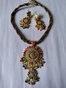 Vibrant Rhinestone Necklace &amp; Earring Set