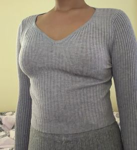 Ribbed V-Neck Long Sleeve Top