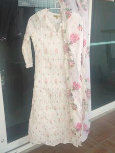 Floral Embroidered Kurti Set