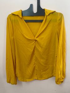 Classy &amp; Beautiful Yellow Knot Top