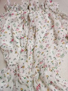 A Elegant White Off Shoulder Top