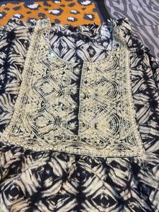Naira cut suit