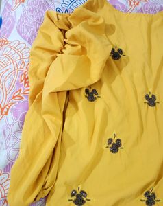 Mustard Yellow Top 💛